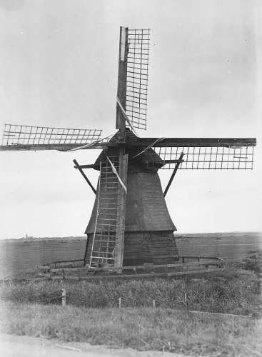 Historische foto van de oorspronkelijke molen De Waterdief